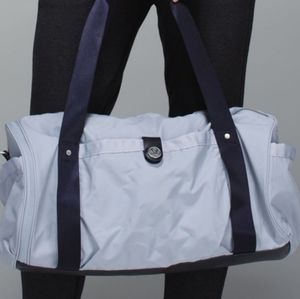 Lululemon High Mileage Duffel in Silver Fox/Naval Blue